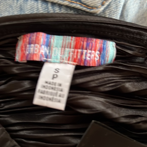 Urban Outfitters Satin Plunge Top - Picture 3 of 3